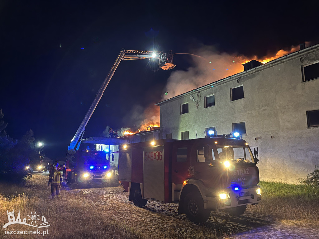 Potężny pożar budynków w Bornem Sulinowie.