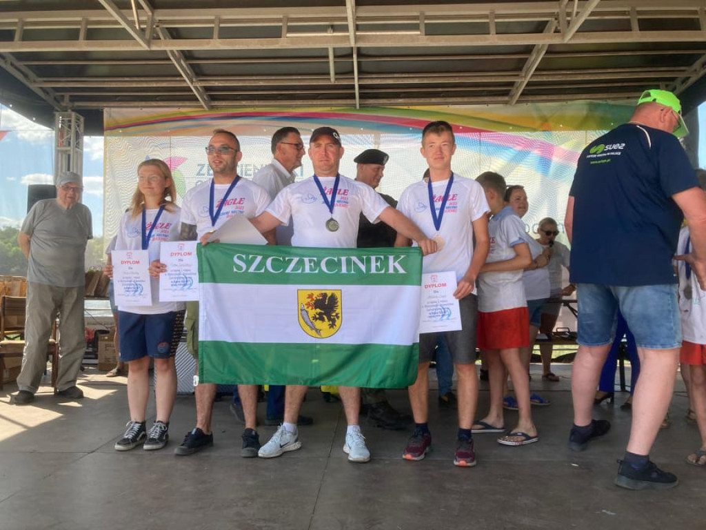 Sukces żeglarzy ŻMKS Orlę Szczecinek w regatach na jez. Siecino