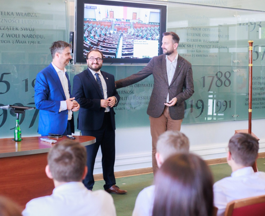 Poseł Radosław Lubczyk zaprosił do Sejmu uczniów