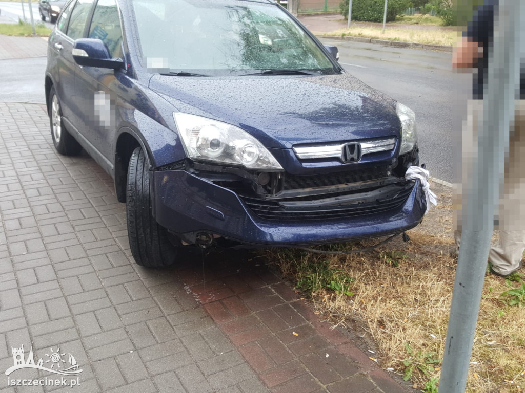 Wypadek pod szpitale. Motocyklista zderzył się z samochodem
