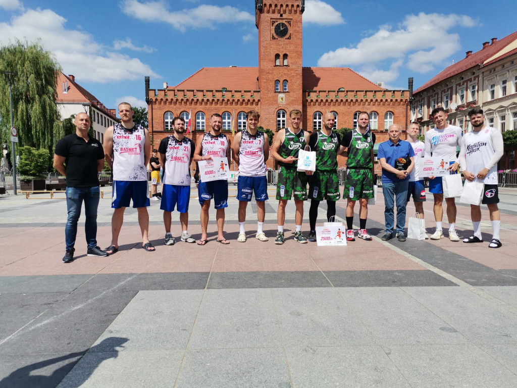 Grali w kosza przed ratuszem. Za nami 19. Ogólnopolski Festiwal Koszykówki 3x3