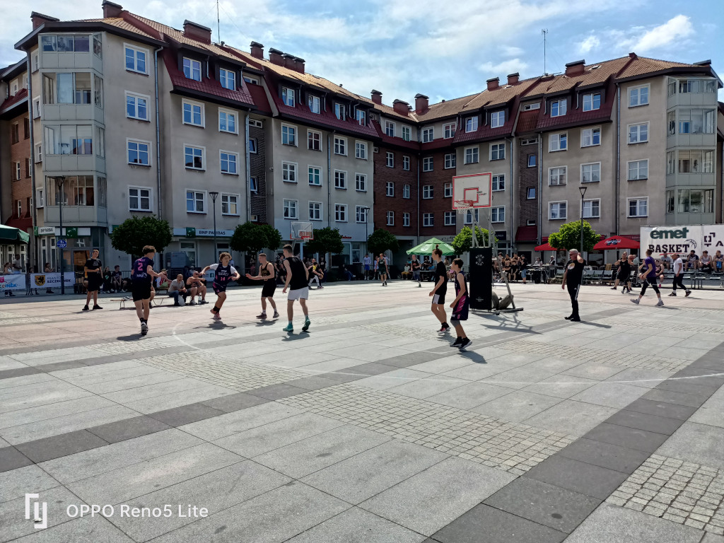 Grali w kosza przed ratuszem. Za nami 19. Ogólnopolski Festiwal Koszykówki 3x3