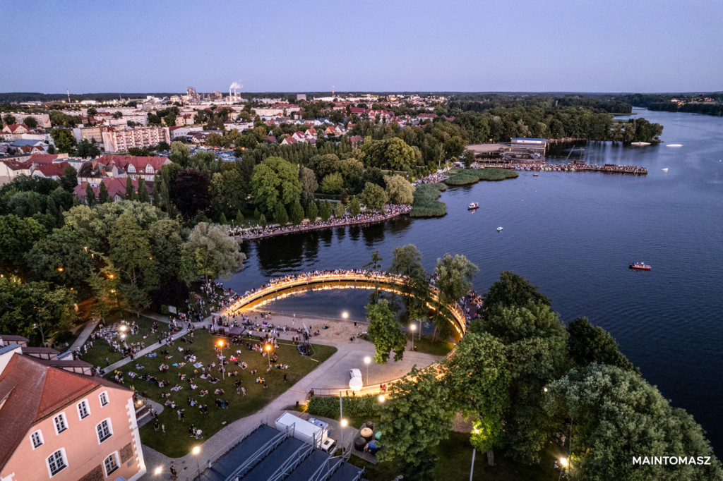 Flying Dragons Team w Szczecinku. Pokaz nad Trzesieckiem