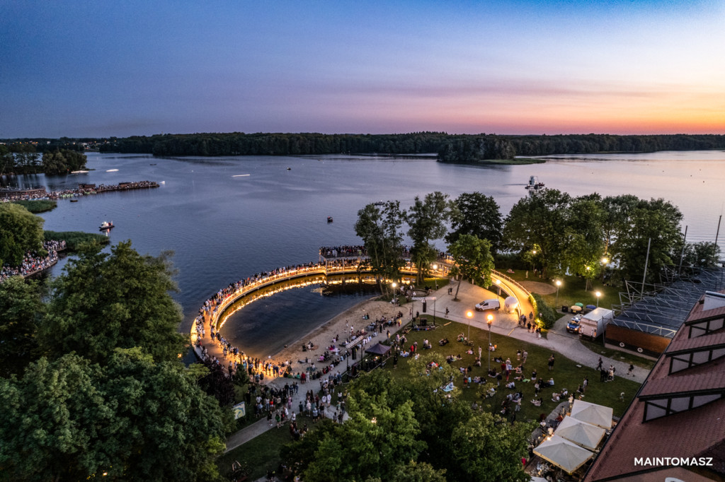 Flying Dragons Team w Szczecinku. Pokaz nad Trzesieckiem