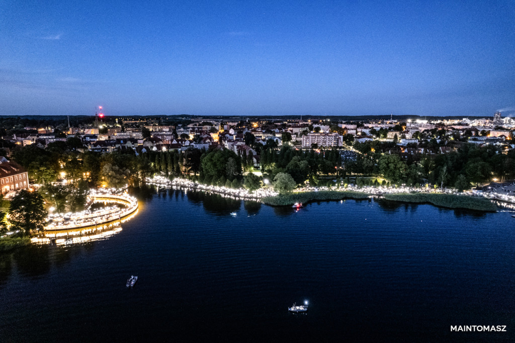 Flying Dragons Team w Szczecinku. Pokaz nad Trzesieckiem