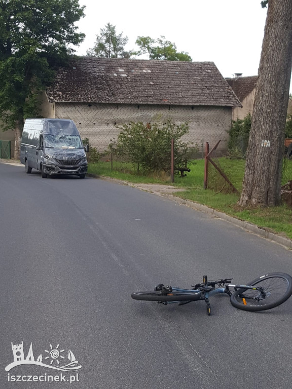 Roztrzaskany bus i budynek. Jedna osoba w szpitalu. Co wydarzyło się w Stepieniu?