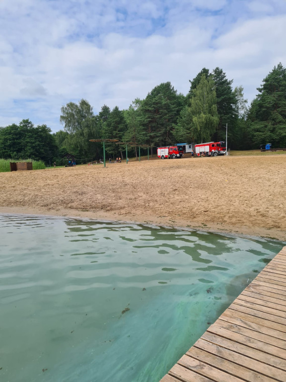 Kąpielisko Słoneczne w Bornem Sulinowie zanieczyszczone olejem