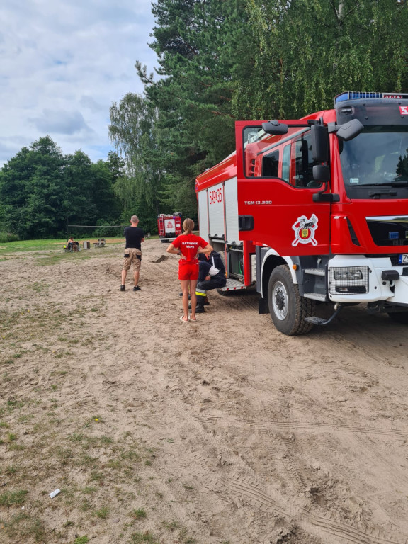 Kąpielisko Słoneczne w Bornem Sulinowie zanieczyszczone olejem