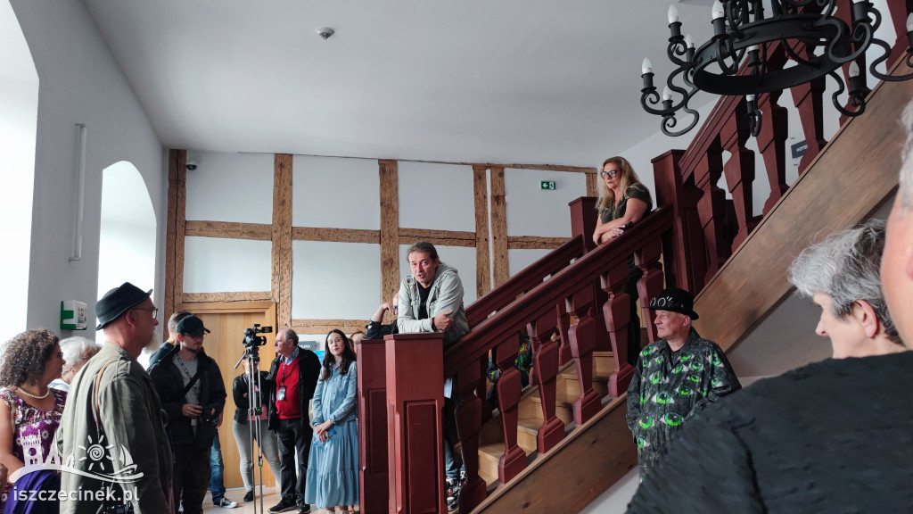 Trwa szczecineckie święto sztuki. Zamkowe sale zapełniły się dziełami znanych malarzy