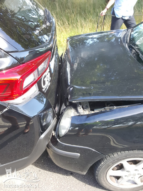 Karambol czterech samochodów na DK11. Wpadały na siebie jak domino