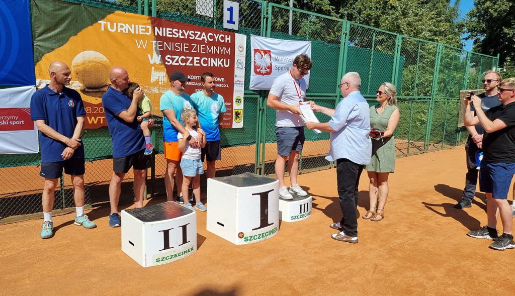 Sport nad Trzesieckiem. Za nami bardzo udany Turniej Niesłyszących w tenisie ziemnym