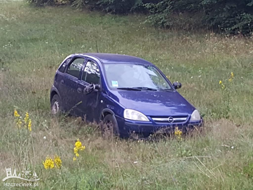 Wypadli oplem z drogi. Pijany kierowca próbował uciekać przed policjantami