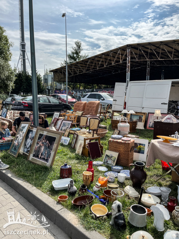 Pchli targ w Szczecinku. Tłumy mieszkańców [ZDJĘCIA]