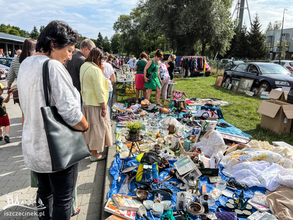 Pchli targ w Szczecinku. Tłumy mieszkańców [ZDJĘCIA]