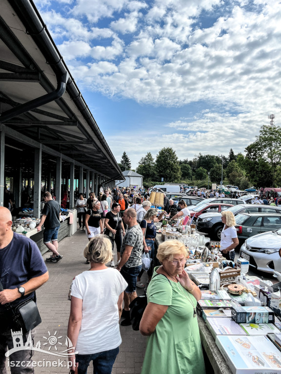 Pchli targ w Szczecinku. Tłumy mieszkańców [ZDJĘCIA]