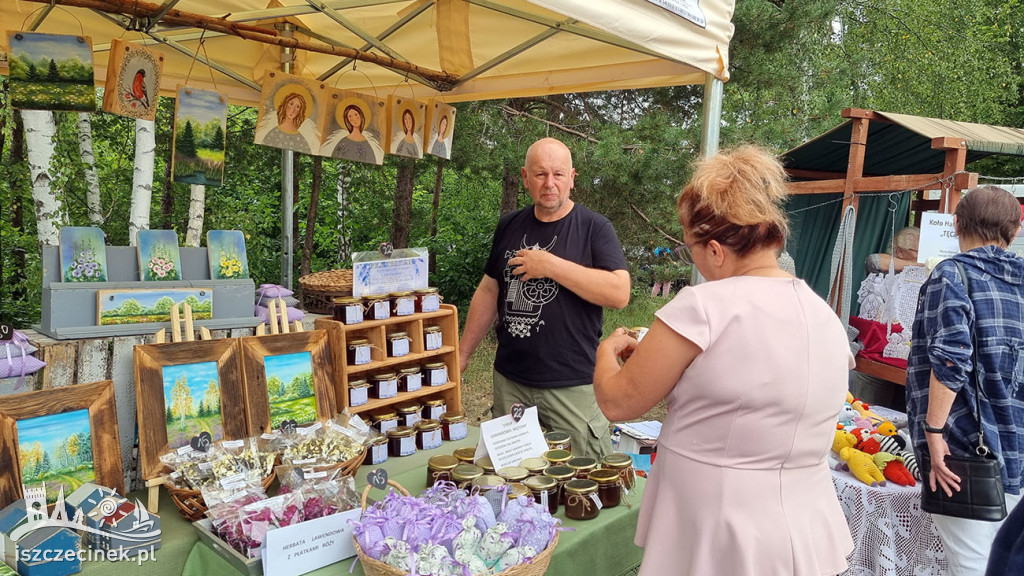 Borne Sulinowo. Zapach świeżego chleba i miód prosto z pasieki!