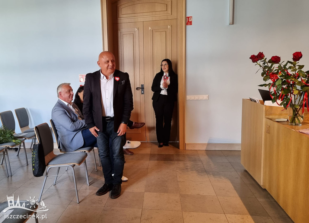 Gaudeamus i spotkanie z pisarzem. Uniwersytet III Wieku wznawia działalność.