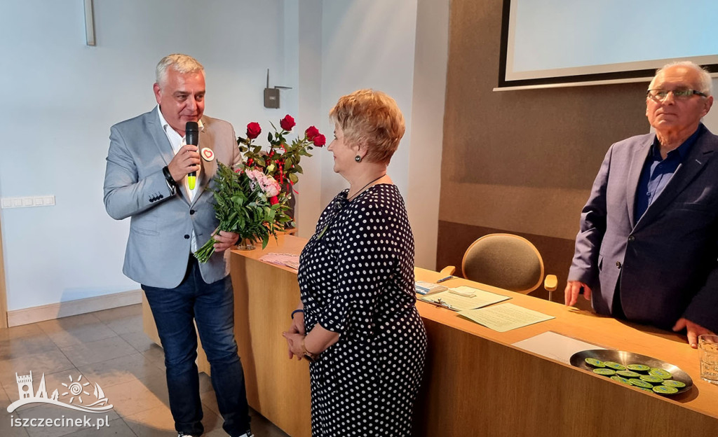 Gaudeamus i spotkanie z pisarzem. Uniwersytet III Wieku wznawia działalność.