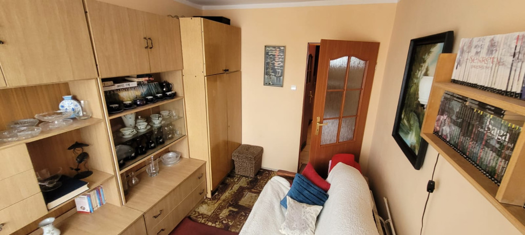 NA SPRZEDAŻ: Słoneczne mieszkanie 3-pokojowe z loggią. 