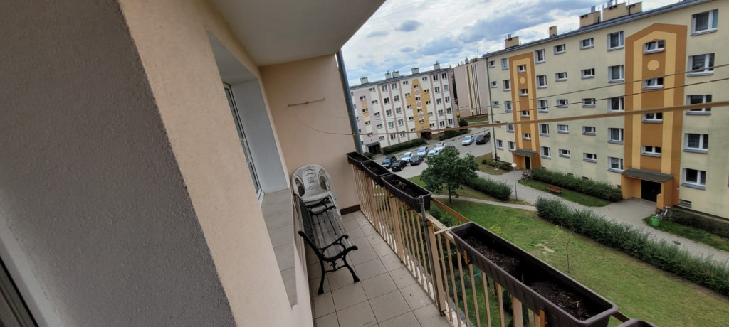 NA SPRZEDAŻ: Słoneczne mieszkanie 3-pokojowe z loggią. 