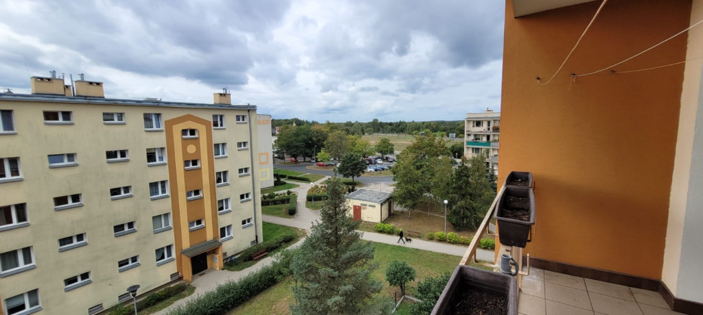 NA SPRZEDAŻ: Słoneczne mieszkanie 3-pokojowe z loggią. 