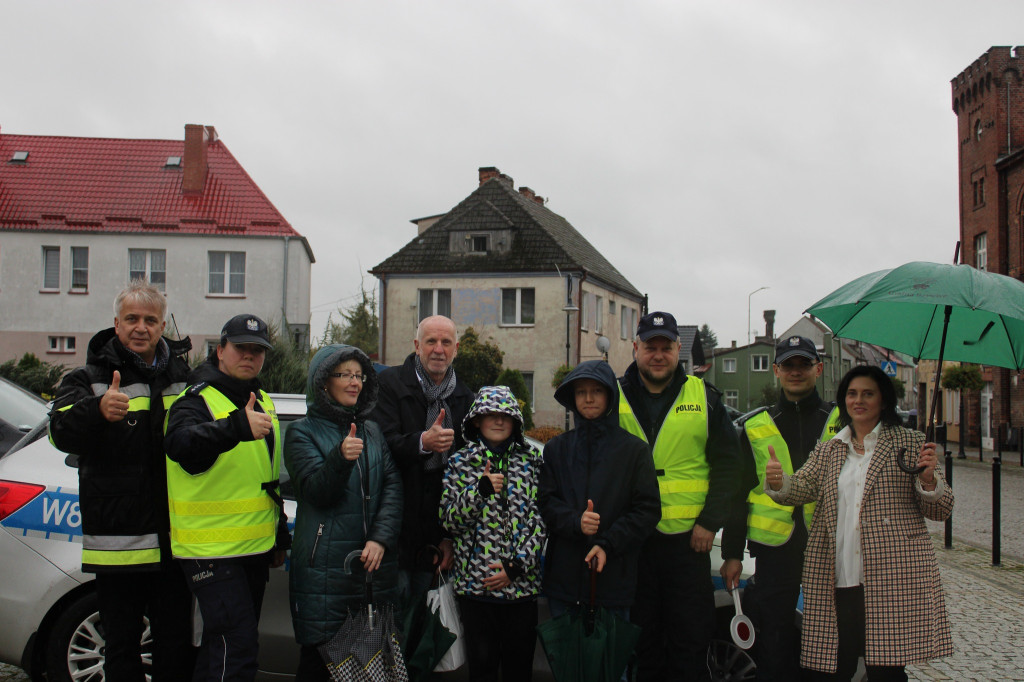 Kierowcy w Barwicach pod okiem policji i uczniów. Wspólnie sprawdzali trzeźwość kierowców