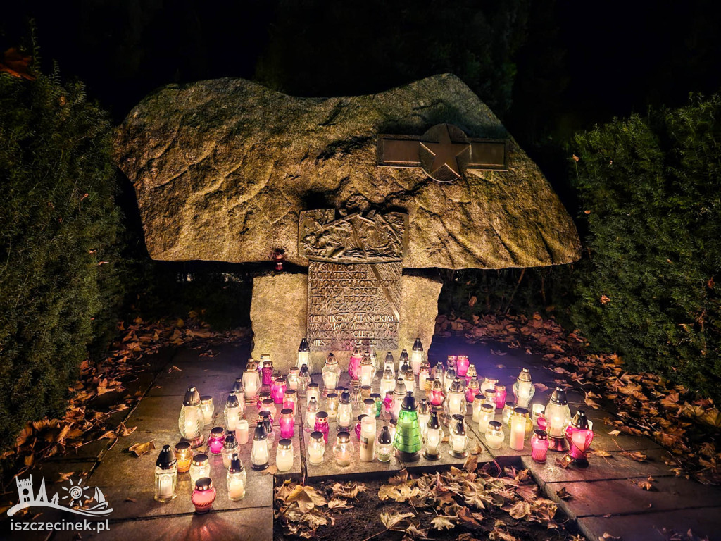 1 listopada. Szczecinecki cmentarz po zmroku