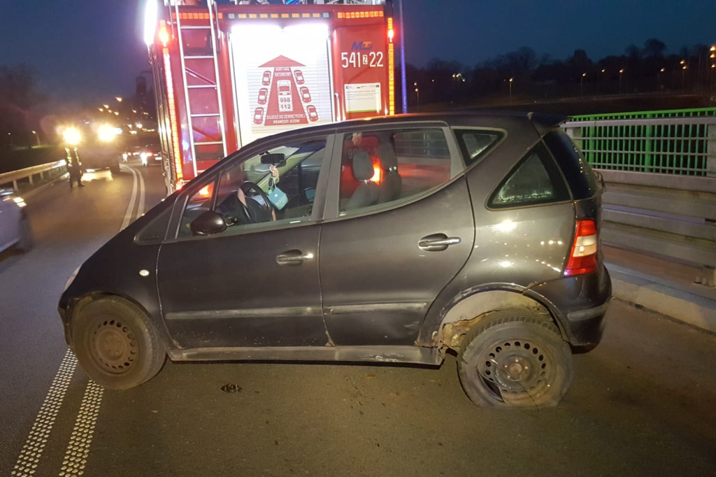 Kolizja na wiadukcie nad S11. Były duże utrudnienia w ruchu