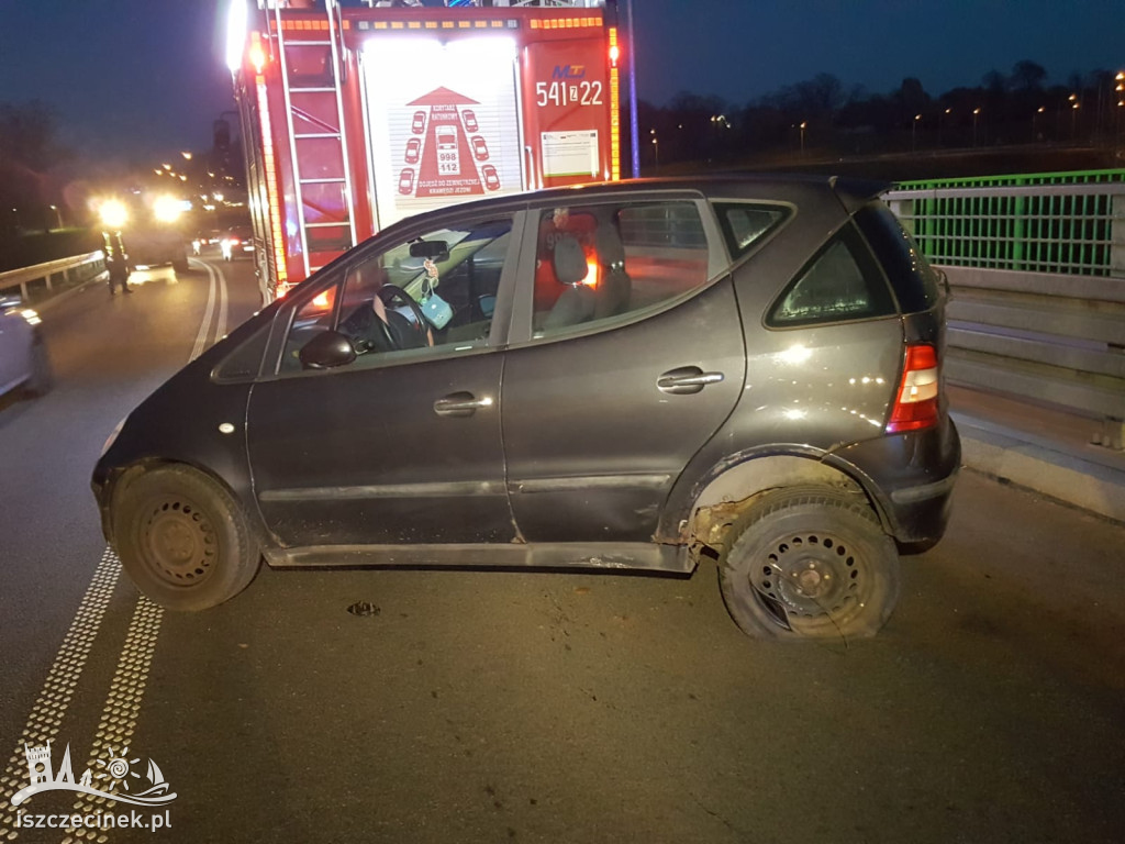 Kolizja na wiadukcie nad S11. Były duże utrudnienia w ruchu