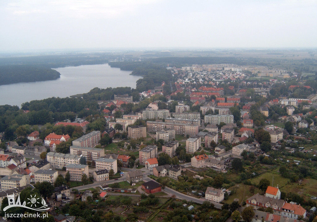 Zobacz Szczecinek z początku lat 2000 z lotu ptaka