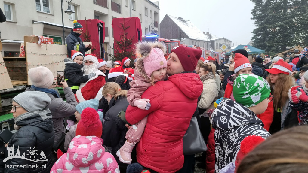Barwice. Kiermasz świąteczny i wizyta św. Mikołaja.