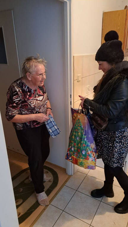Anioł mieszka po sąsiedzku. W Bornem Sulinowie pamiętają o seniorach.