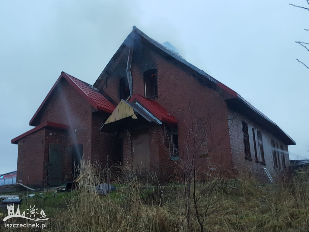 Dom płonął jak pochodnia. Pożar pod Szczecinkiem