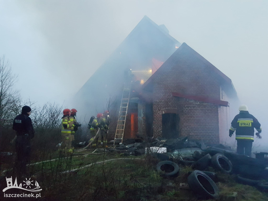 Dom płonął jak pochodnia. Pożar pod Szczecinkiem