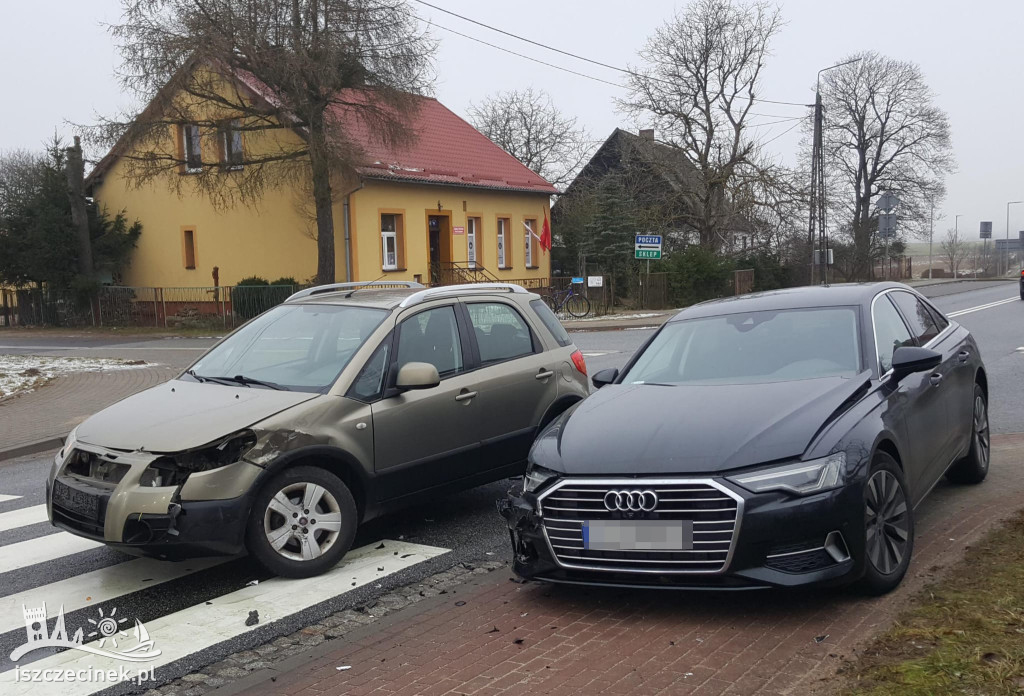 Tak się kończy zawracanie na skrzyżowaniu. Niebezpiecznie na DK20