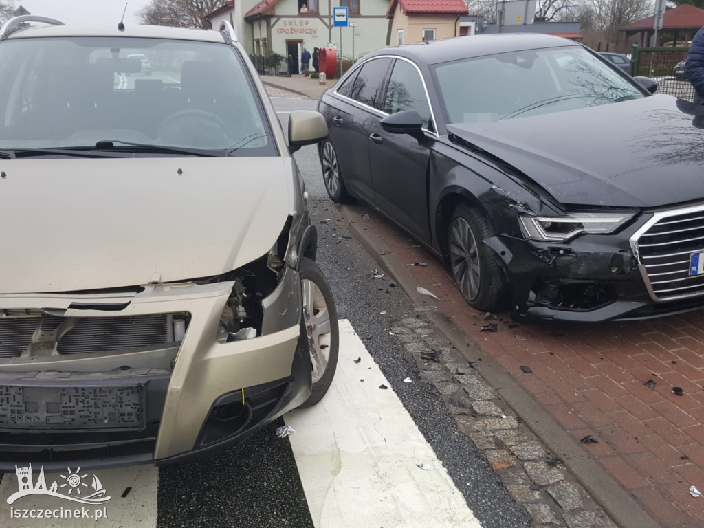 Tak się kończy zawracanie na skrzyżowaniu. Niebezpiecznie na DK20