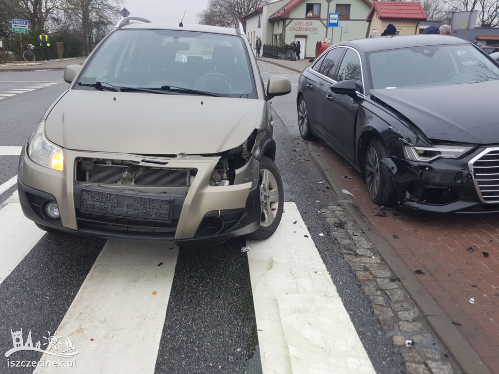 Tak się kończy zawracanie na skrzyżowaniu. Niebezpiecznie na DK20