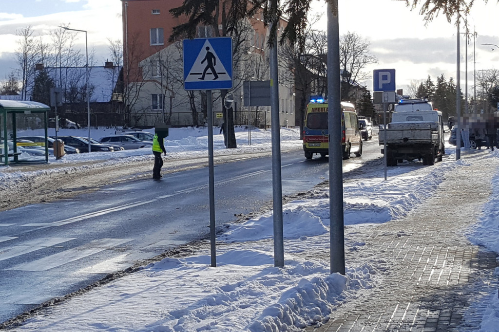 Wypadek na pasach. Ranna kobieta