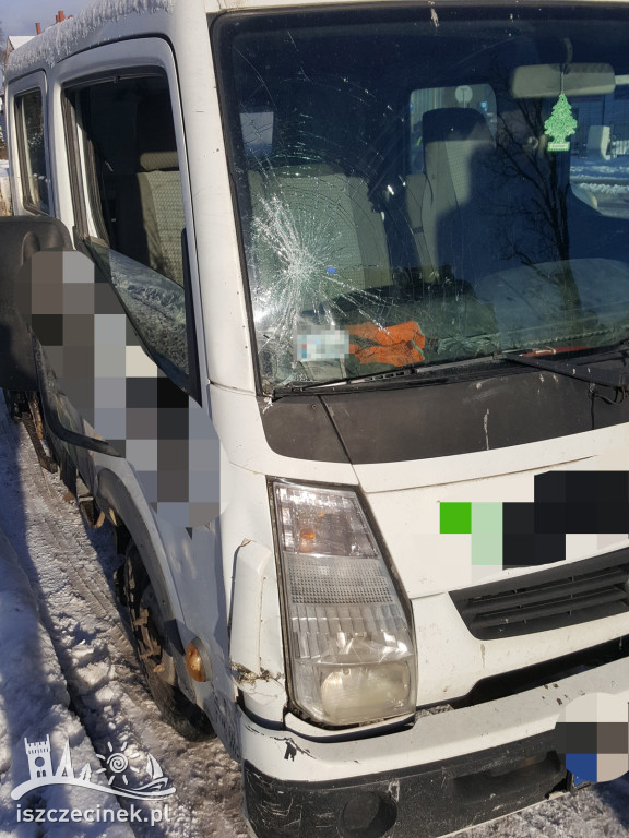 Wypadek na pasach. Ranna kobieta