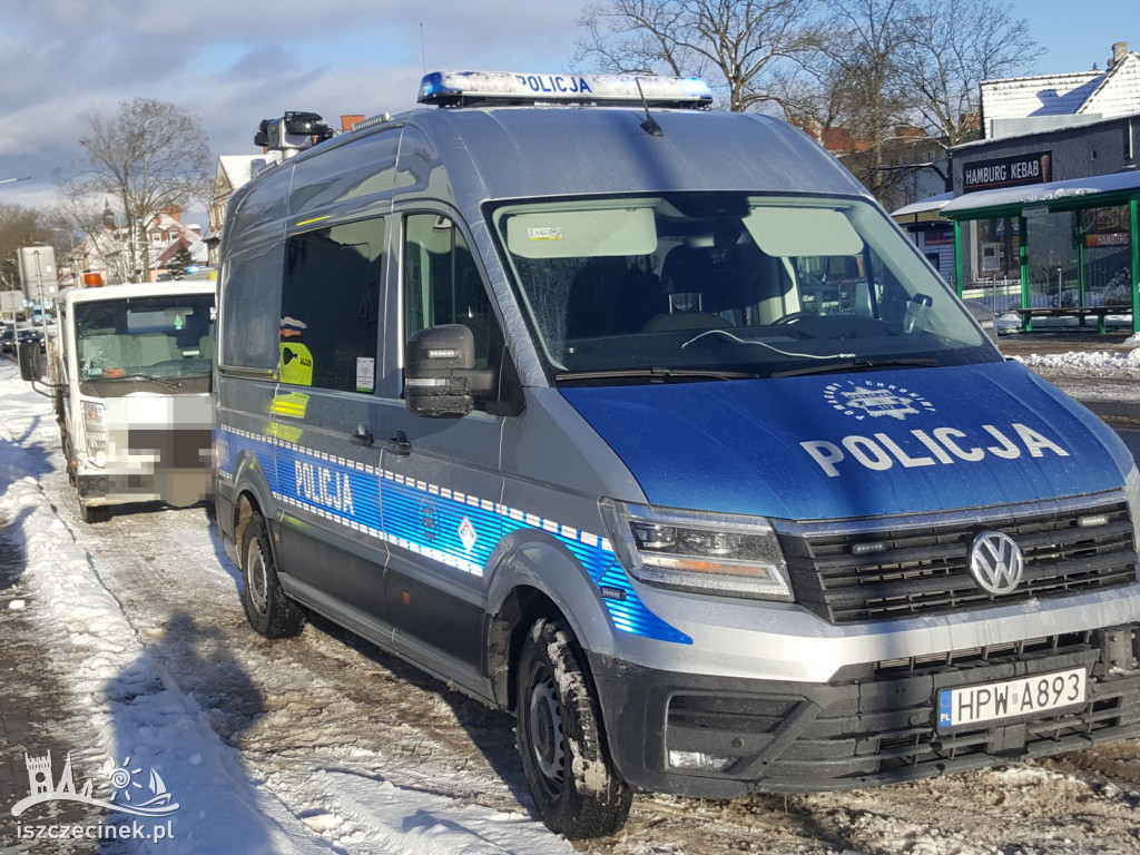 Wypadek na pasach. Ranna kobieta