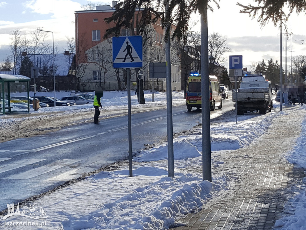 Wypadek na pasach. Ranna kobieta
