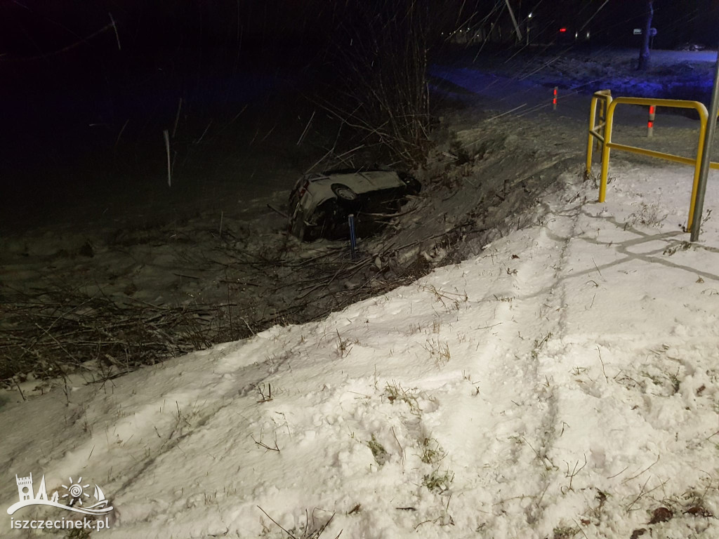 Wypadek pod Barwicami. Dwie młode osoby w szpitalu [ZDJĘCIA]
