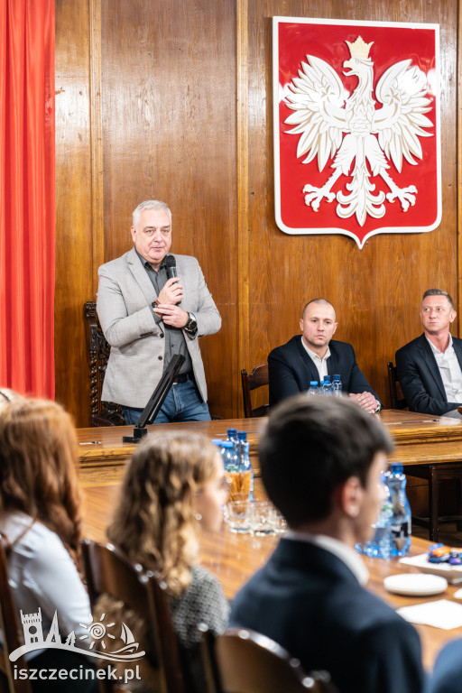 Najlepsi uczniowie, artyści i sportowcy ze stypendiami burmistrza