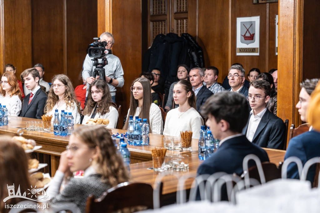 Najlepsi uczniowie, artyści i sportowcy ze stypendiami burmistrza