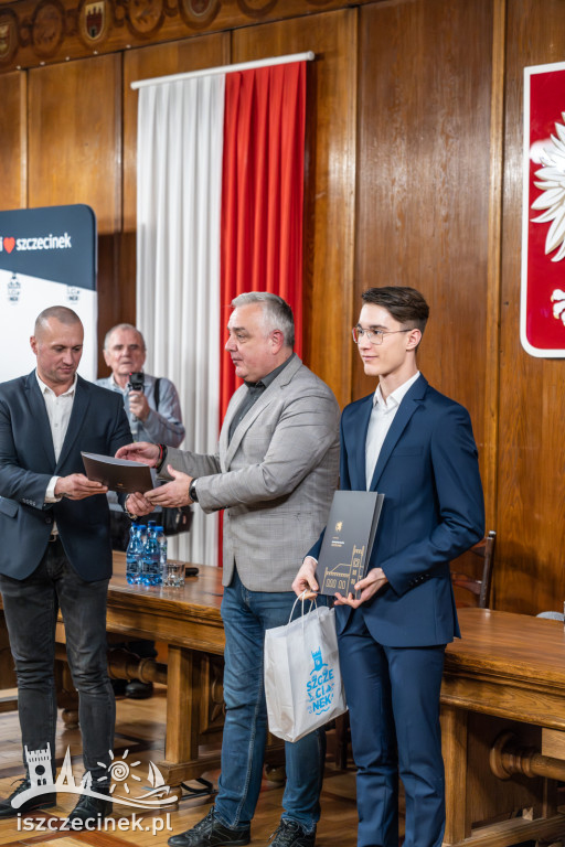 Najlepsi uczniowie, artyści i sportowcy ze stypendiami burmistrza