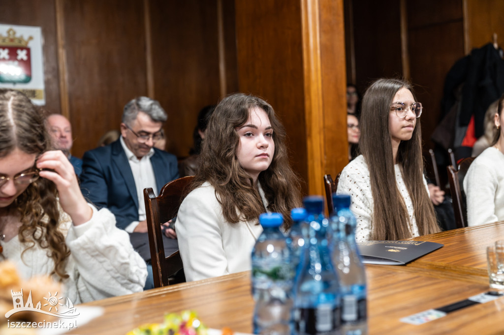 Najlepsi uczniowie, artyści i sportowcy ze stypendiami burmistrza