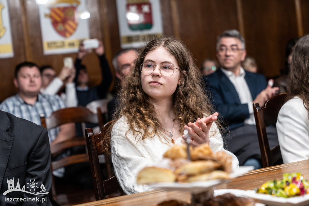 Najlepsi uczniowie, artyści i sportowcy ze stypendiami burmistrza