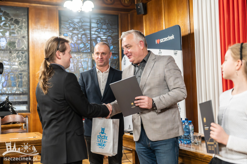 Najlepsi uczniowie, artyści i sportowcy ze stypendiami burmistrza