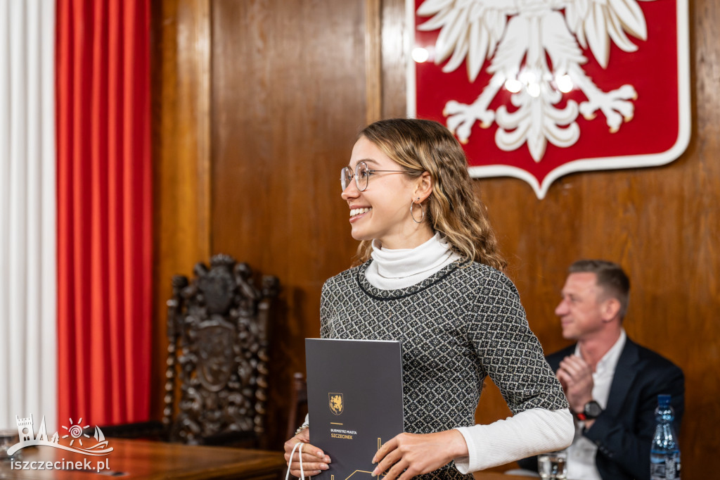 Najlepsi uczniowie, artyści i sportowcy ze stypendiami burmistrza