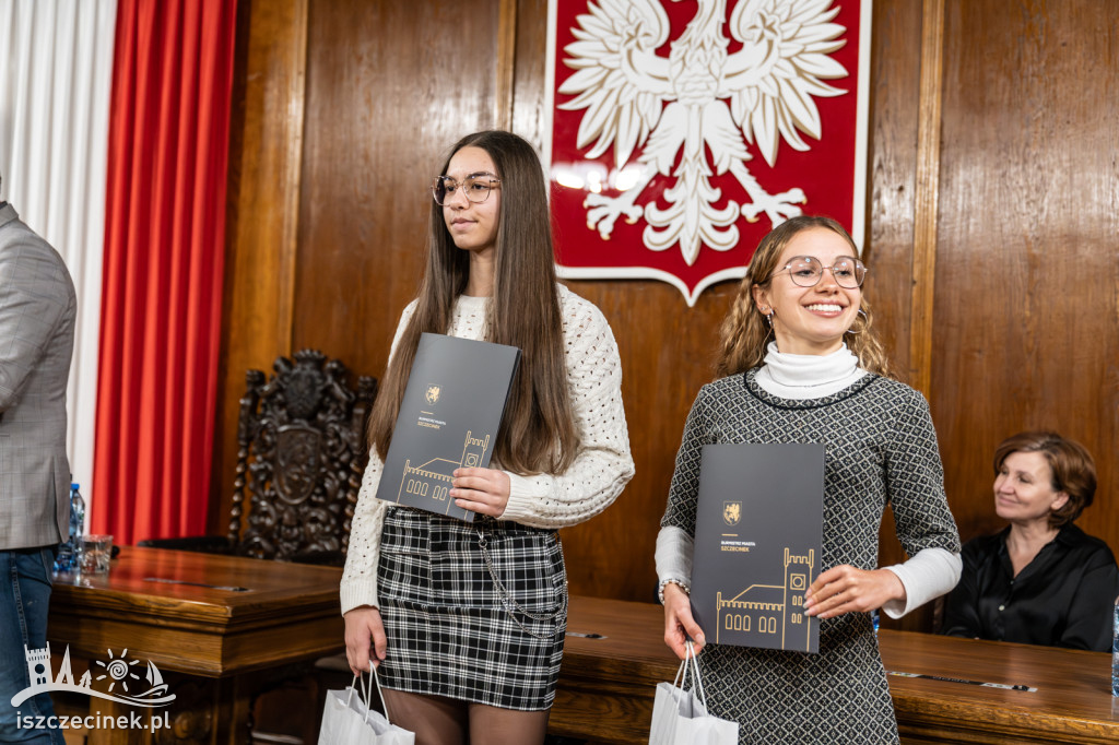 Najlepsi uczniowie, artyści i sportowcy ze stypendiami burmistrza
